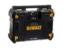 DeWALT TSTAK Radio avec chargeur DWST1-81078